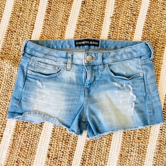 Express denim jean shorts distressed light wash cut off style summer beachy 4 - Picture 4 of 6